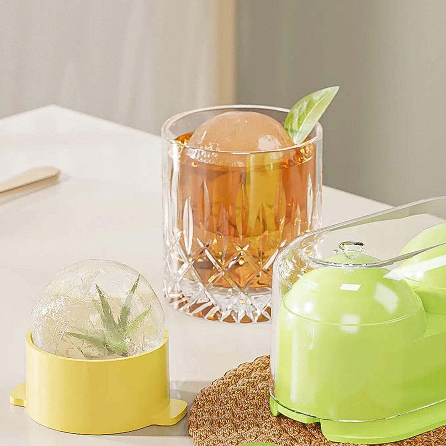 Dust-proof Ice Cube Mold with Lid for Easy Demoulding
