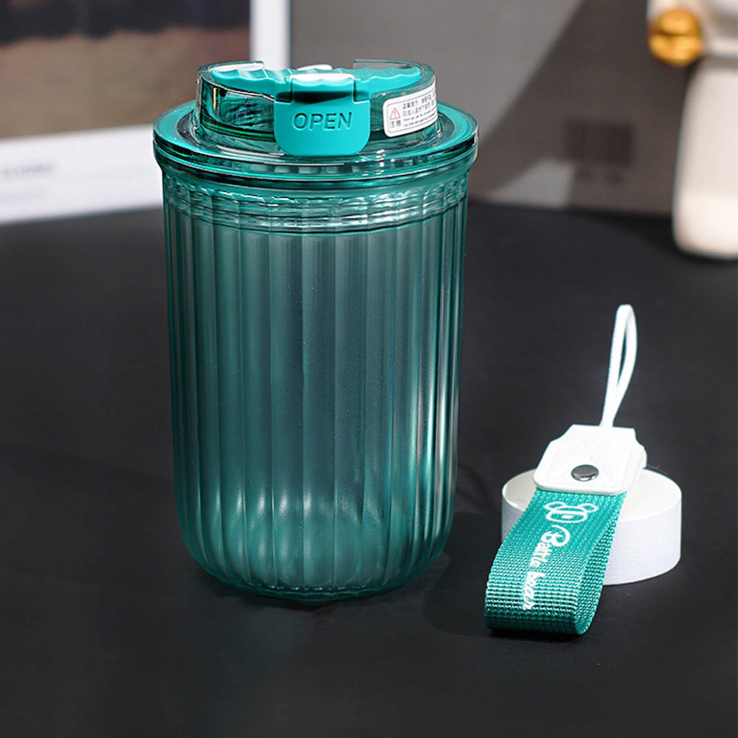 Frosted Plastic Cup with Lid Reusable Drinkware