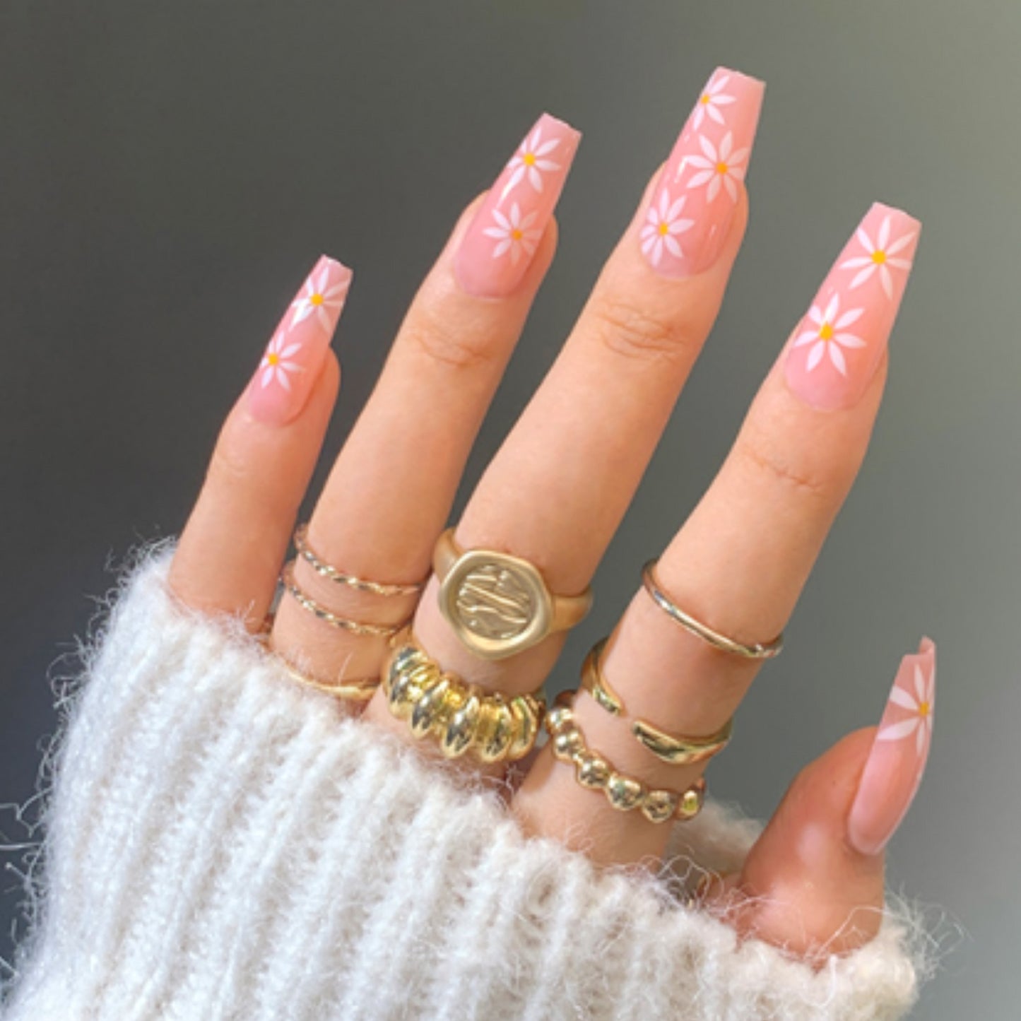 Daisy Pink Medium Square Press-On Nails 24 Pcs