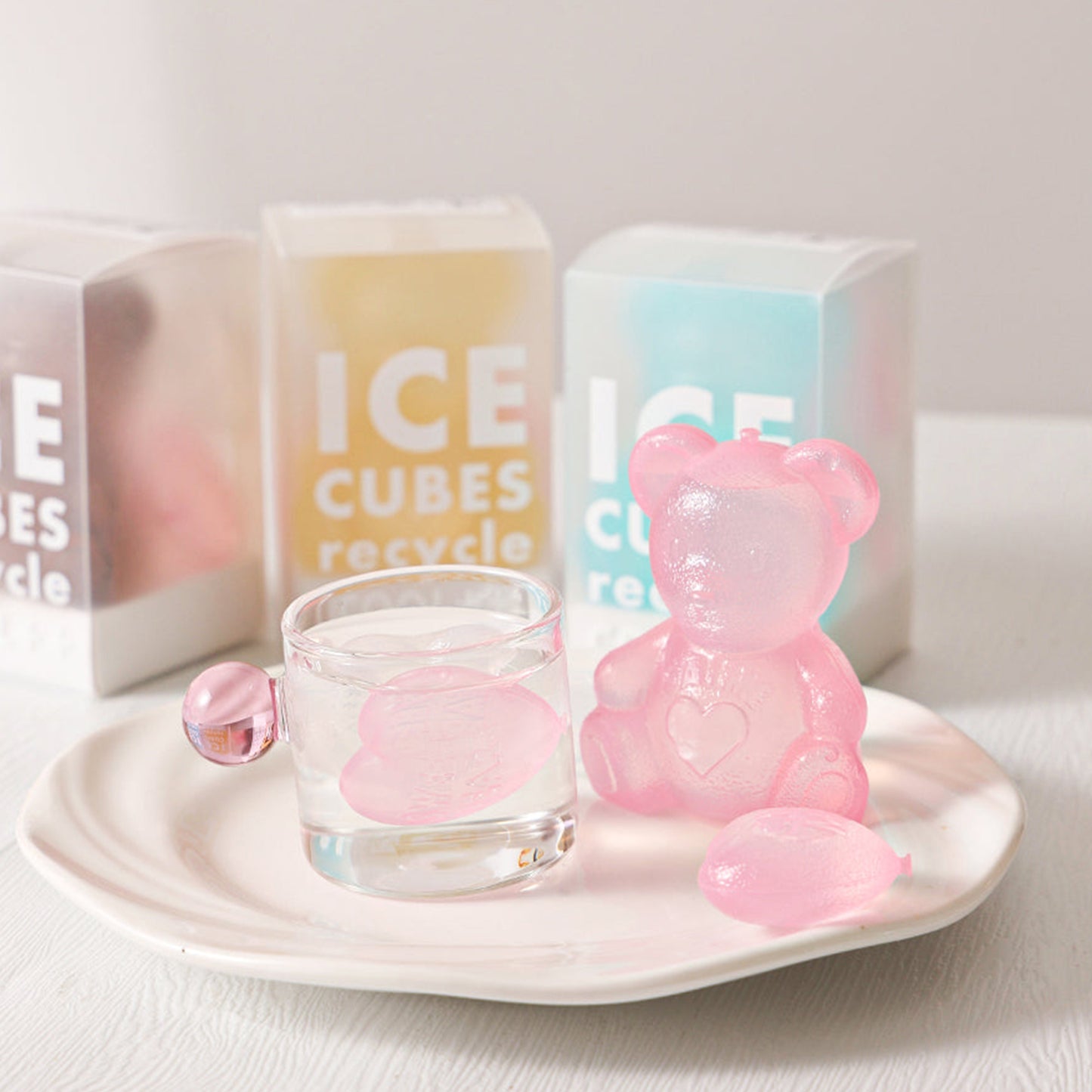 Reusable Fast Freezing Ice Cube Plastic Bear Ice Mold