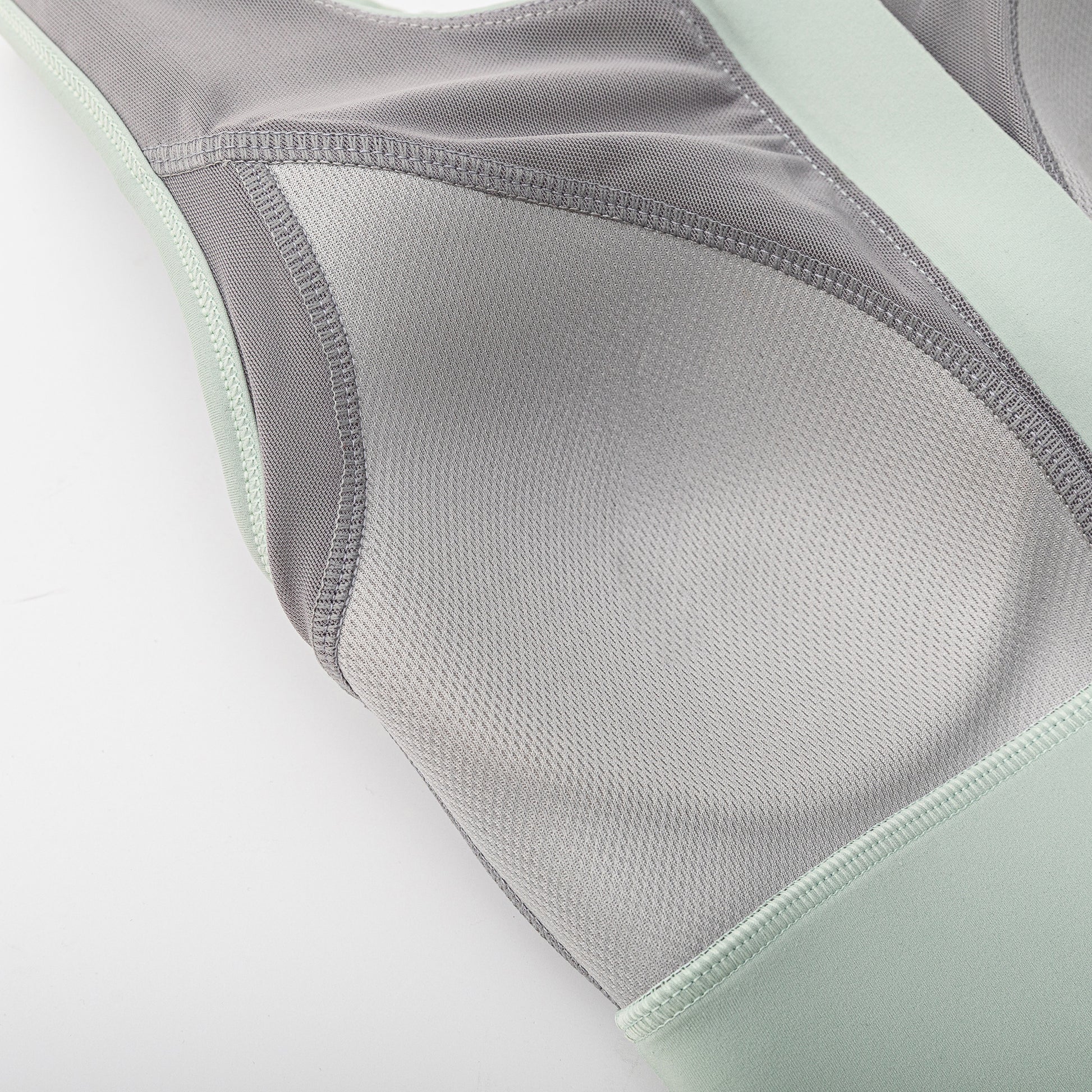 Women's Front-Zip Bra High Impact Full-Support.